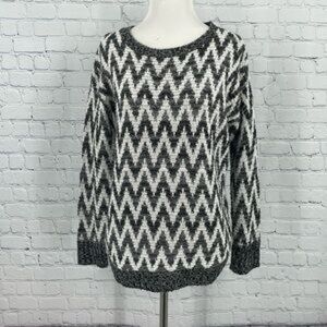 New Directions Black and White Chevron Sweater